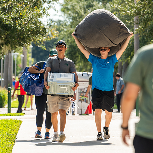USF kicks off fall semester as thousands of students move into residence halls Aug. 21