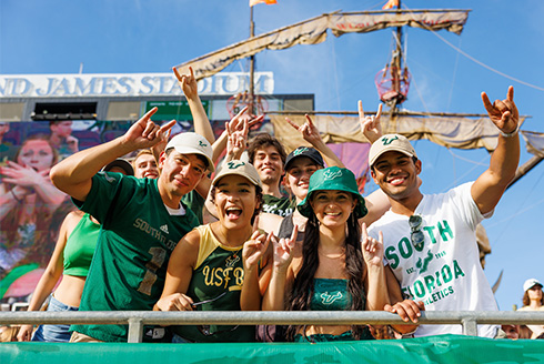 Group cheers at USF football game