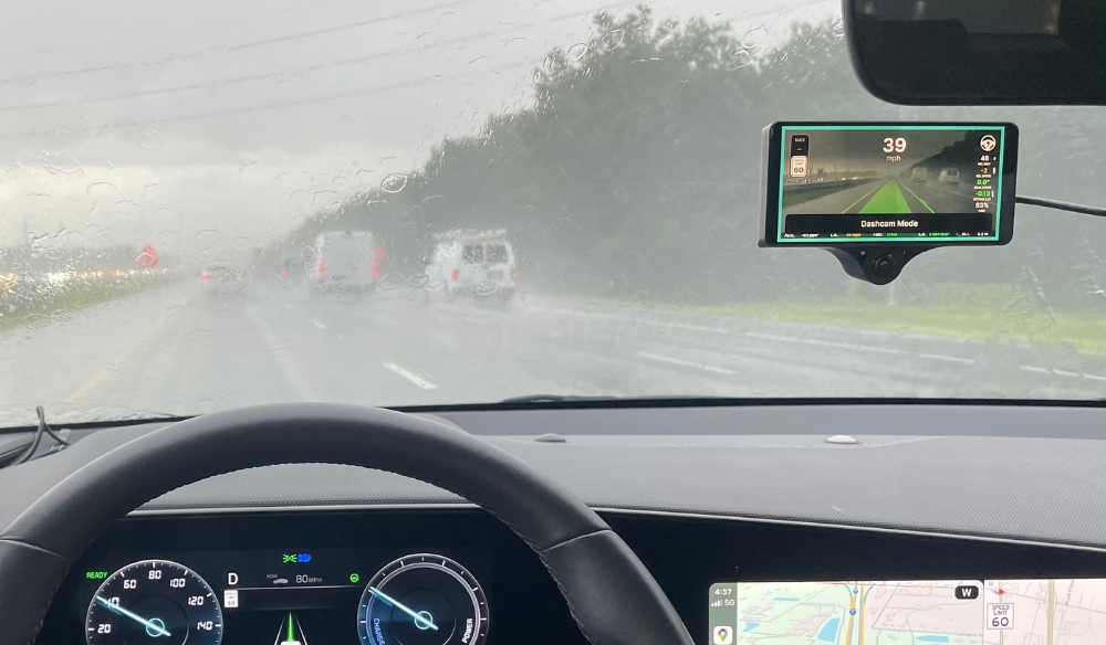 AI dashcam on windshield