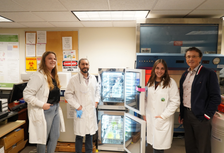 Group photoso of lab members in the red tide lab