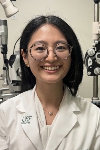 A photo fo Dr. Isabela Yang