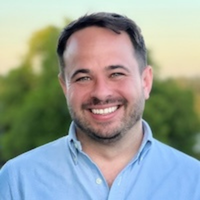 headshot of michael carroll