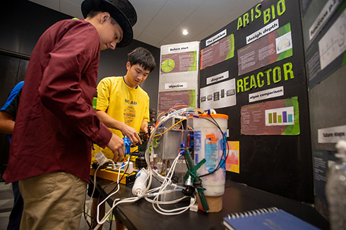 Students with Aris Bio Reactor