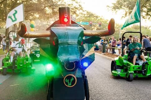 2025 Homecoming Parade Bulls Racing Float