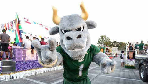 Rocky the Bull at the 2014 Homecoming Parade
