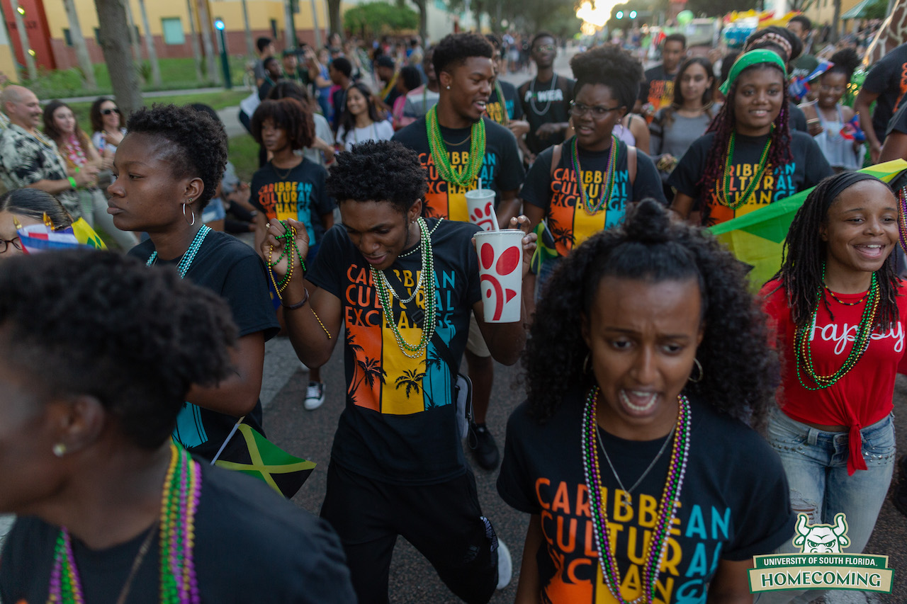 Students celebrating Homecoming