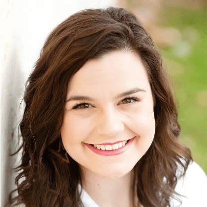 Headshot of Anna Oelmann