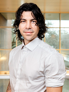 Andres Faza headshot