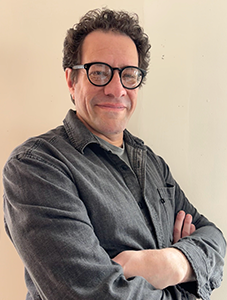Carlos Pacheco headshot