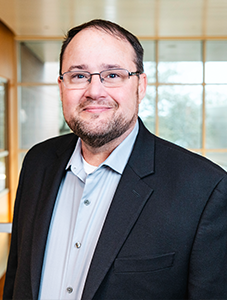 Christopher Akin headshot