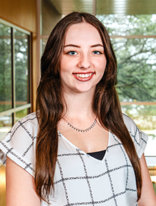 Taryn Pfister headshot