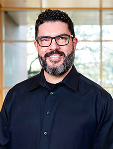 Wayne Espinola headshot