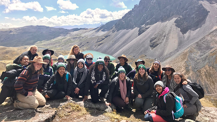 Group of students in Peru