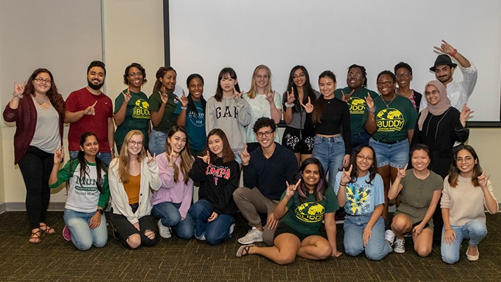 group picture of incoming international student freshman class